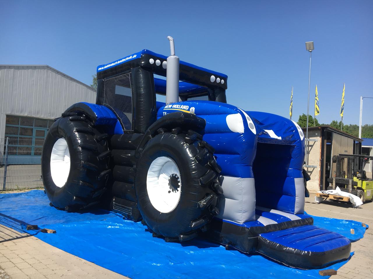 NewHolland Traktor Hüpfburg